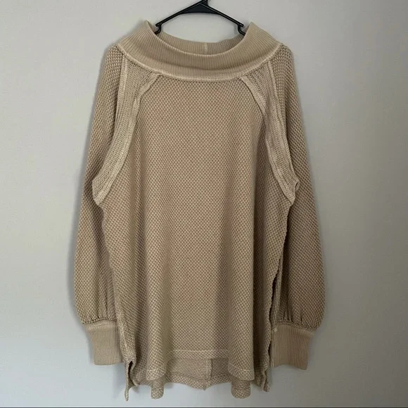 SOLD 🥳 Free People Mock Neck Oversized Top - Picture 3 of 7